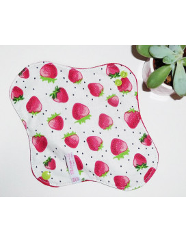 Serviette hygiénique lavable FRAISES (M)