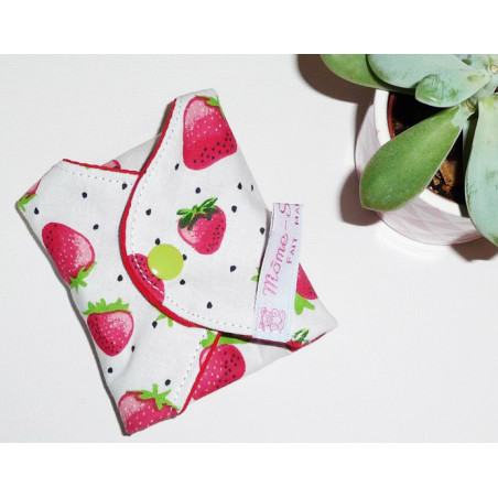 Serviette hygiénique lavable FRAISES (M)