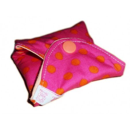 Pequeños puntos forro panty lavable (22 cm)